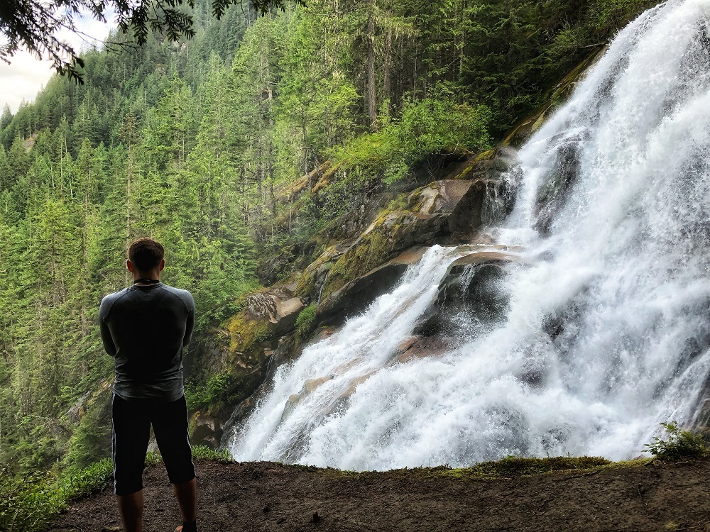 PerfectDayToPlay - epic waterfall near Vancouver - Crooked Falls main viewpoint