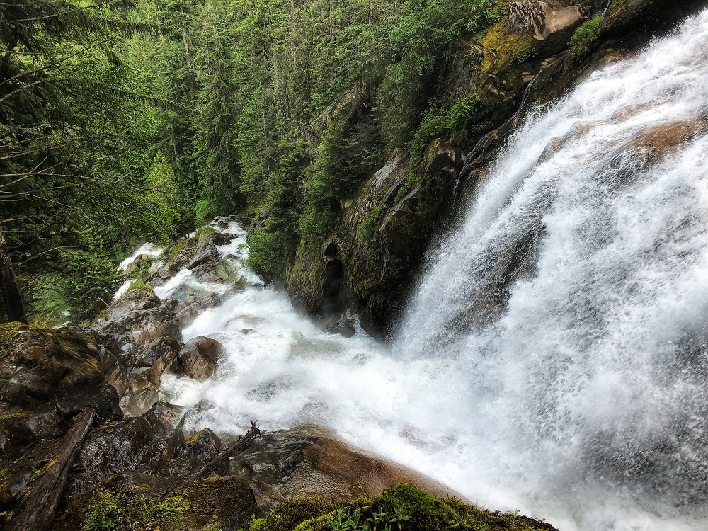 PerfectDayToPlay near Vancouver - best of Squamish attractions - Squamish hike - Crooked Falls waterfalls trail