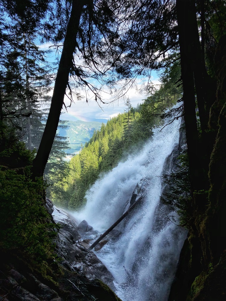 PerfectDayToPlay - epic waterfall near Squamish - Crooked Falls behind the water viewpoint