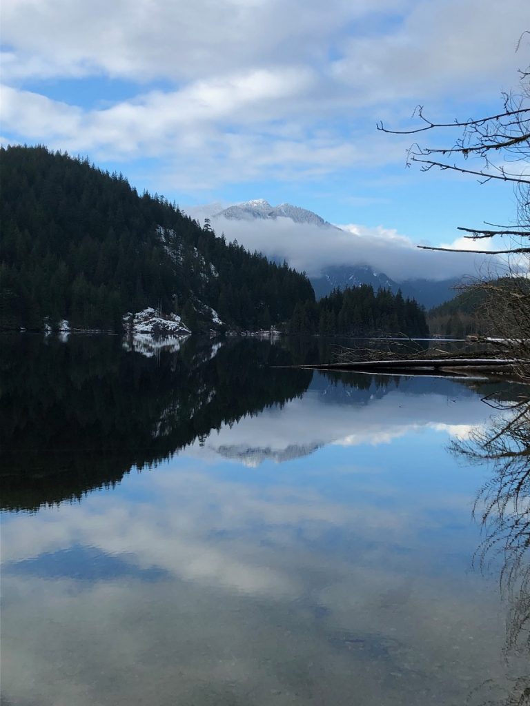 Buntzen Lake @ Anmore - winter mountain views - amazing easy hiking trail near Coquitlam