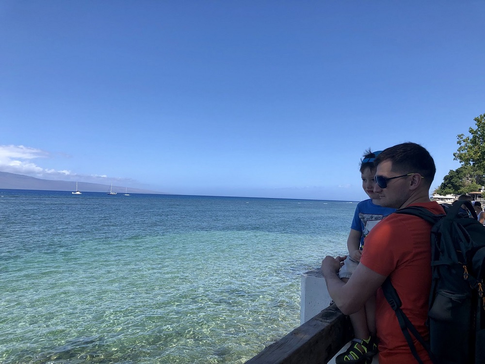things to do in Maui Hawaii - blue ocean horizon, father and son