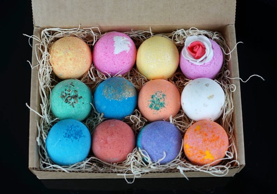 Bath bombs - eco-friendly mother's day gift idea