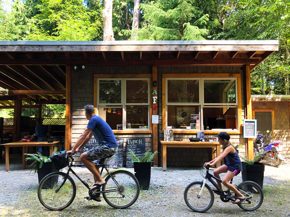 Savary Island cafe with two people on bicycles