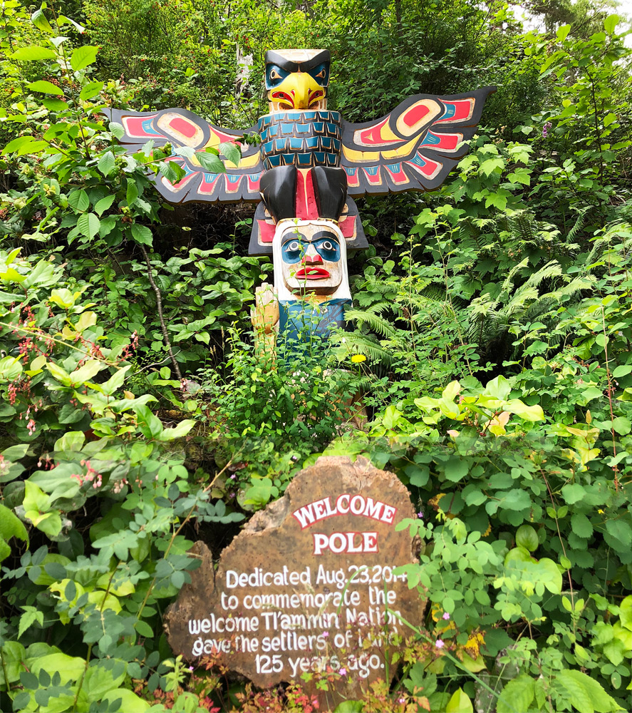 Tla'amin nation totem pole in Lund BC