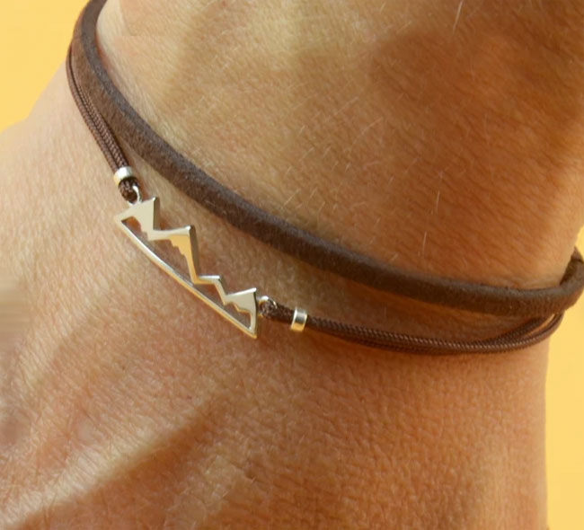 FOR HIM: outdoors nature gift ideas for men - jewellery - bracelet with mountains on leather - product