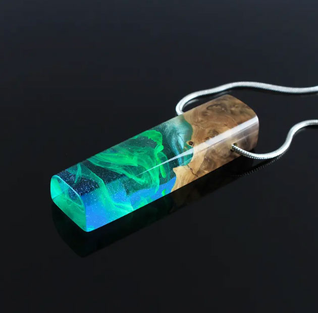 FOR HIM: outdoors nature gift ideas for men - jewellery - necklace aurora borealis product